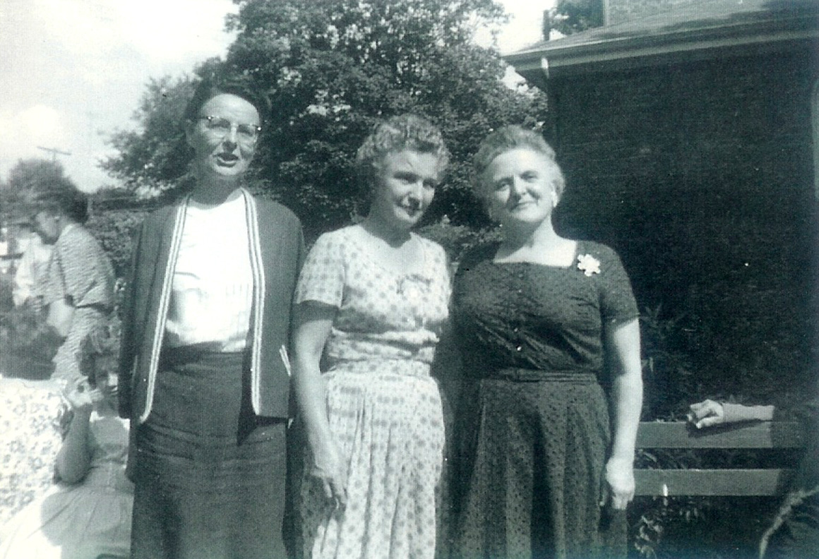 Sisters: Arline, left; Hazel, middle; Beulah, right